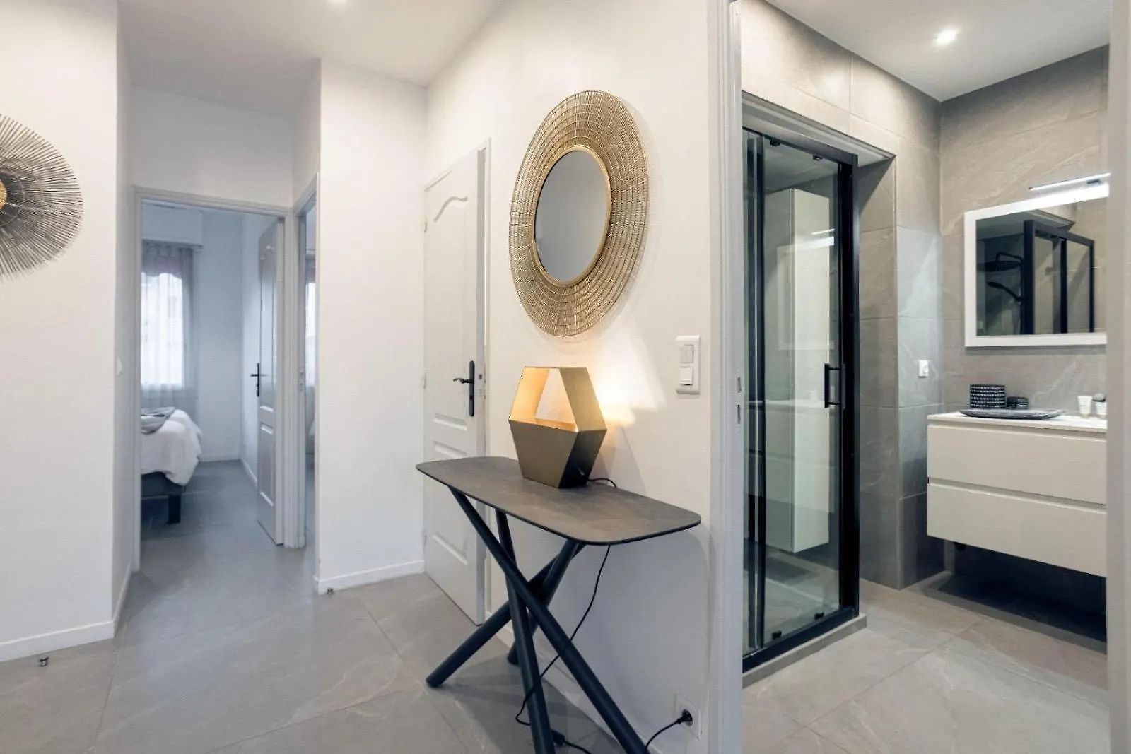 Duboy D Angers 2 Bedrooms Cannes